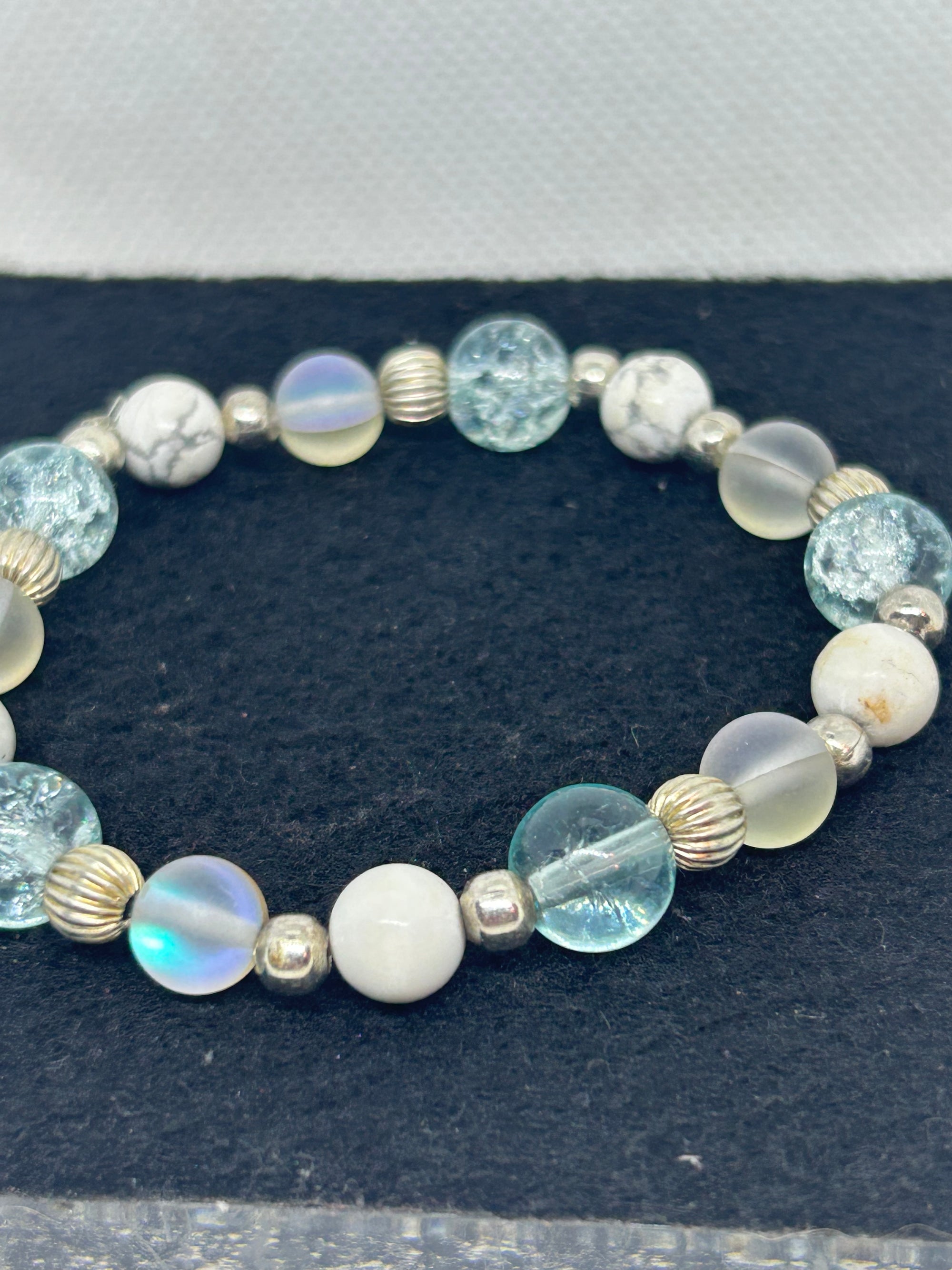 Blue Crackle Glass and How lite Beaded Bracelet