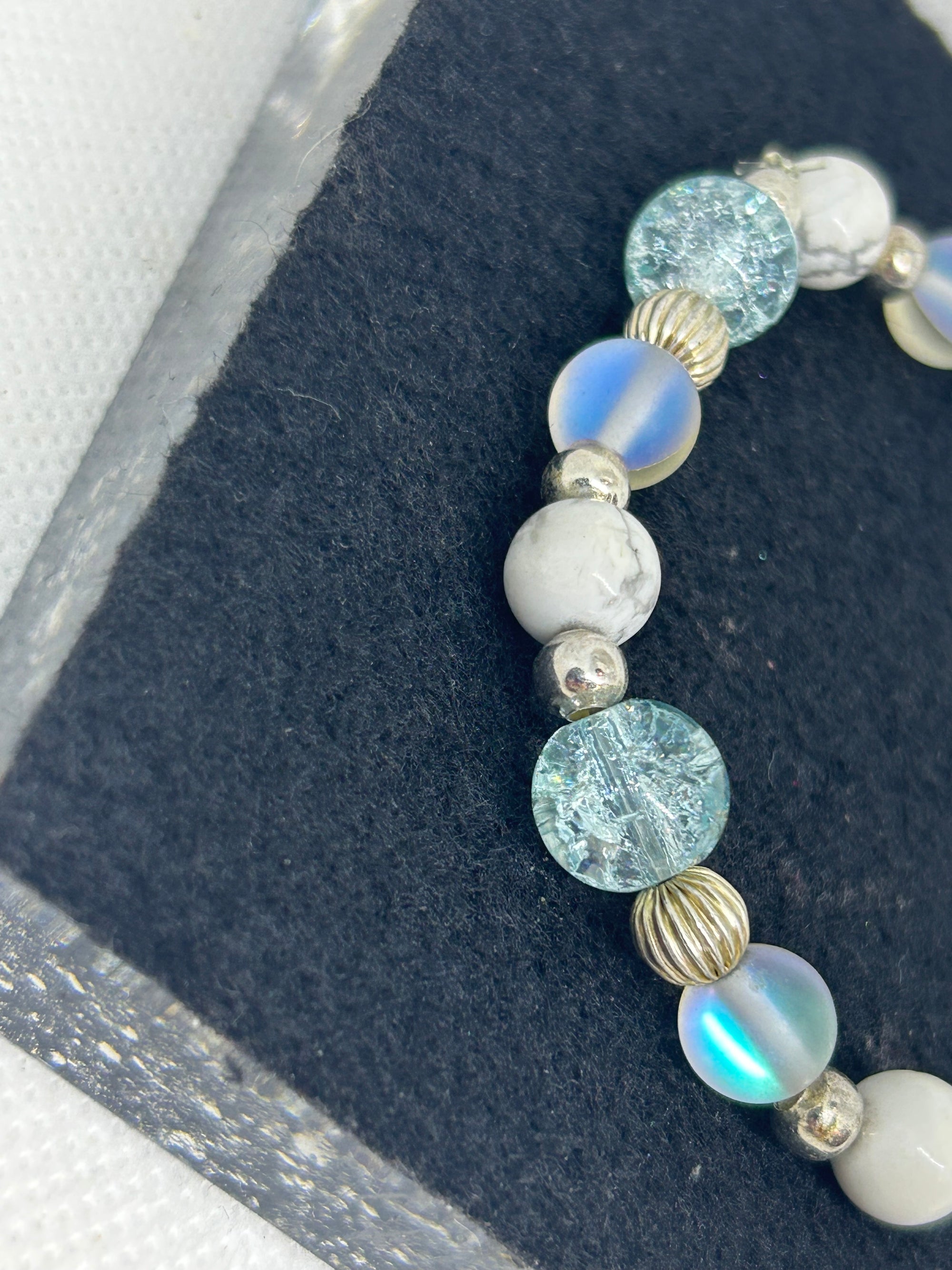 Blue Crackle Glass and How lite Beaded Bracelet