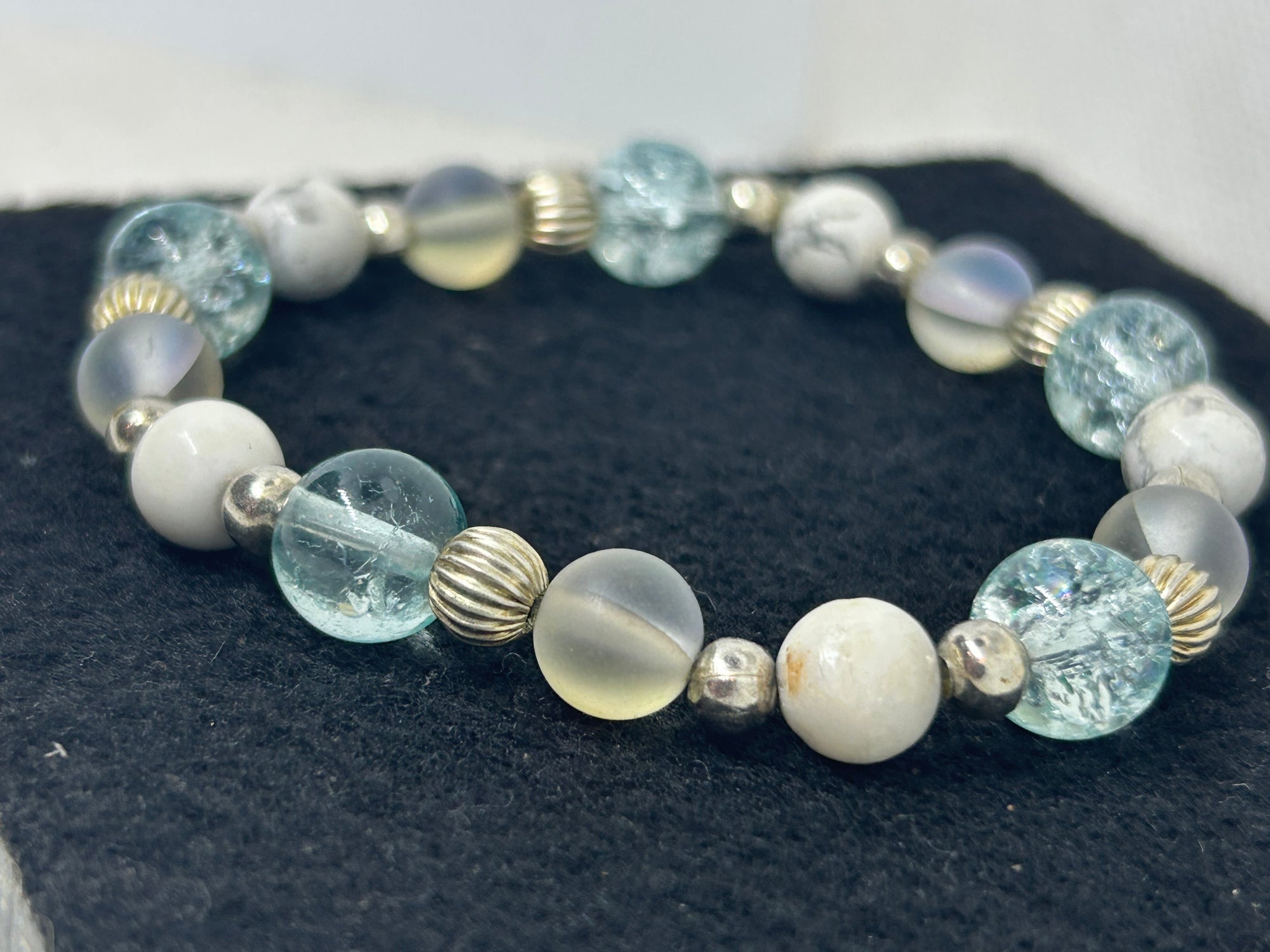 Blue Crackle Glass and How lite Beaded Bracelet