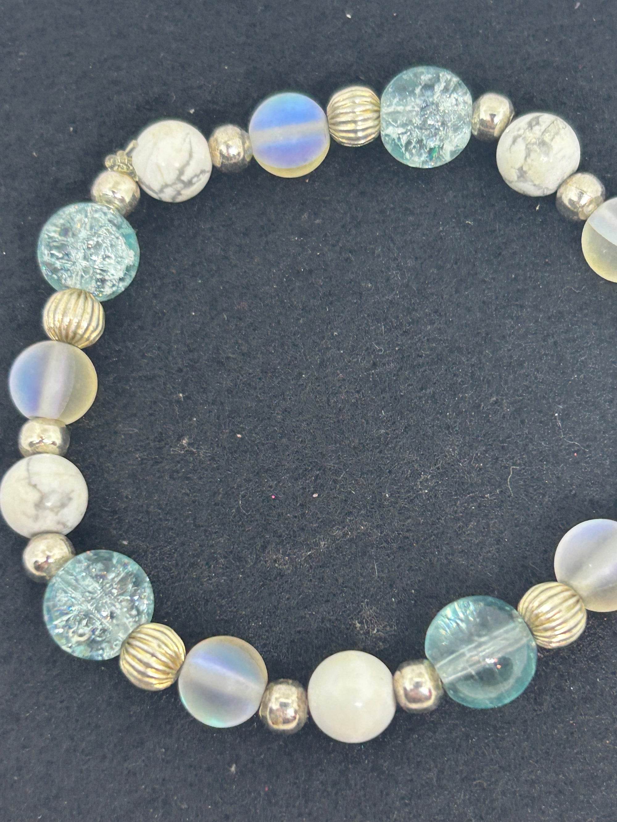 Blue Crackle Glass and How lite Beaded Bracelet