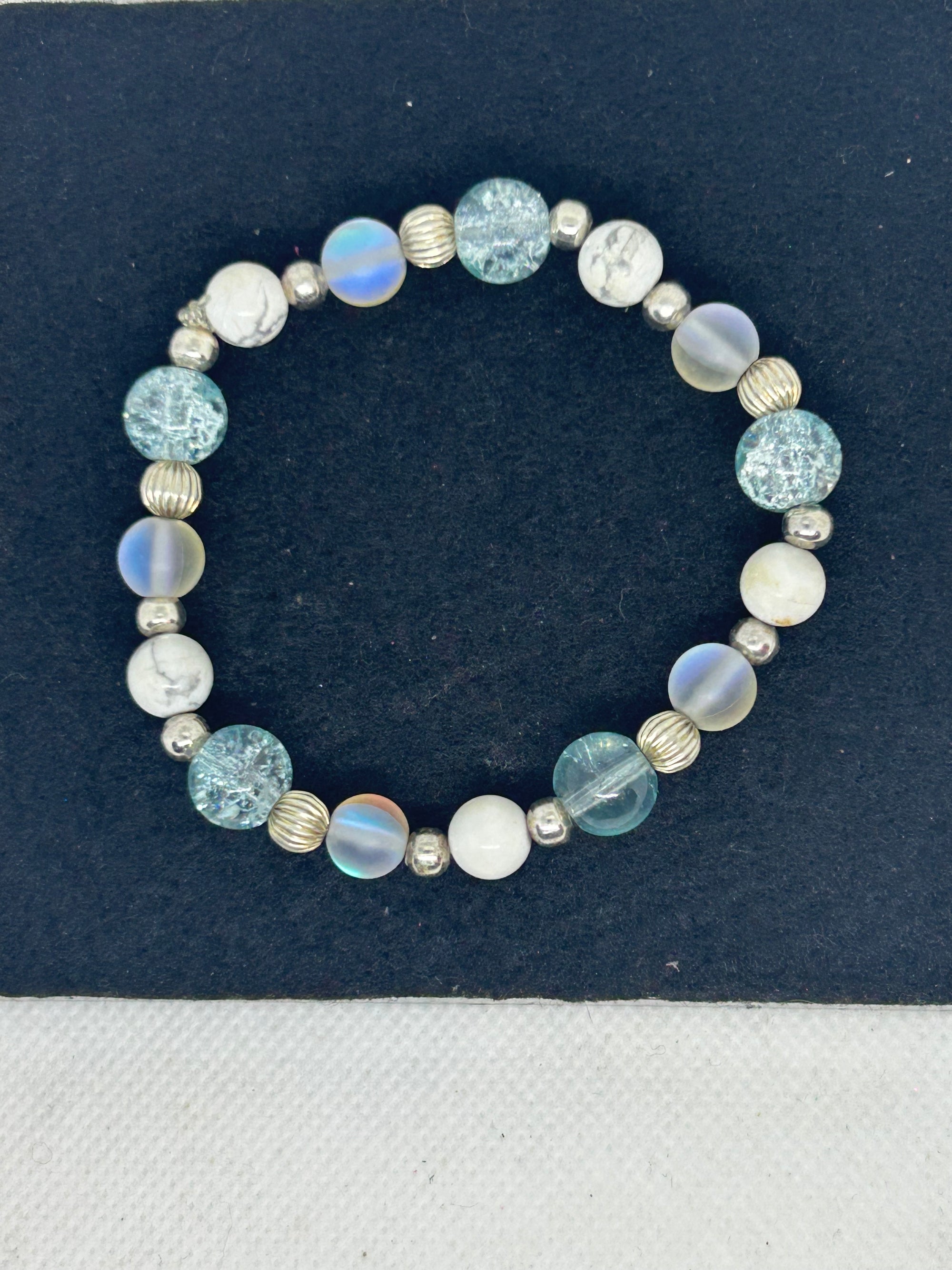 Blue Crackle Glass and How lite Beaded Bracelet