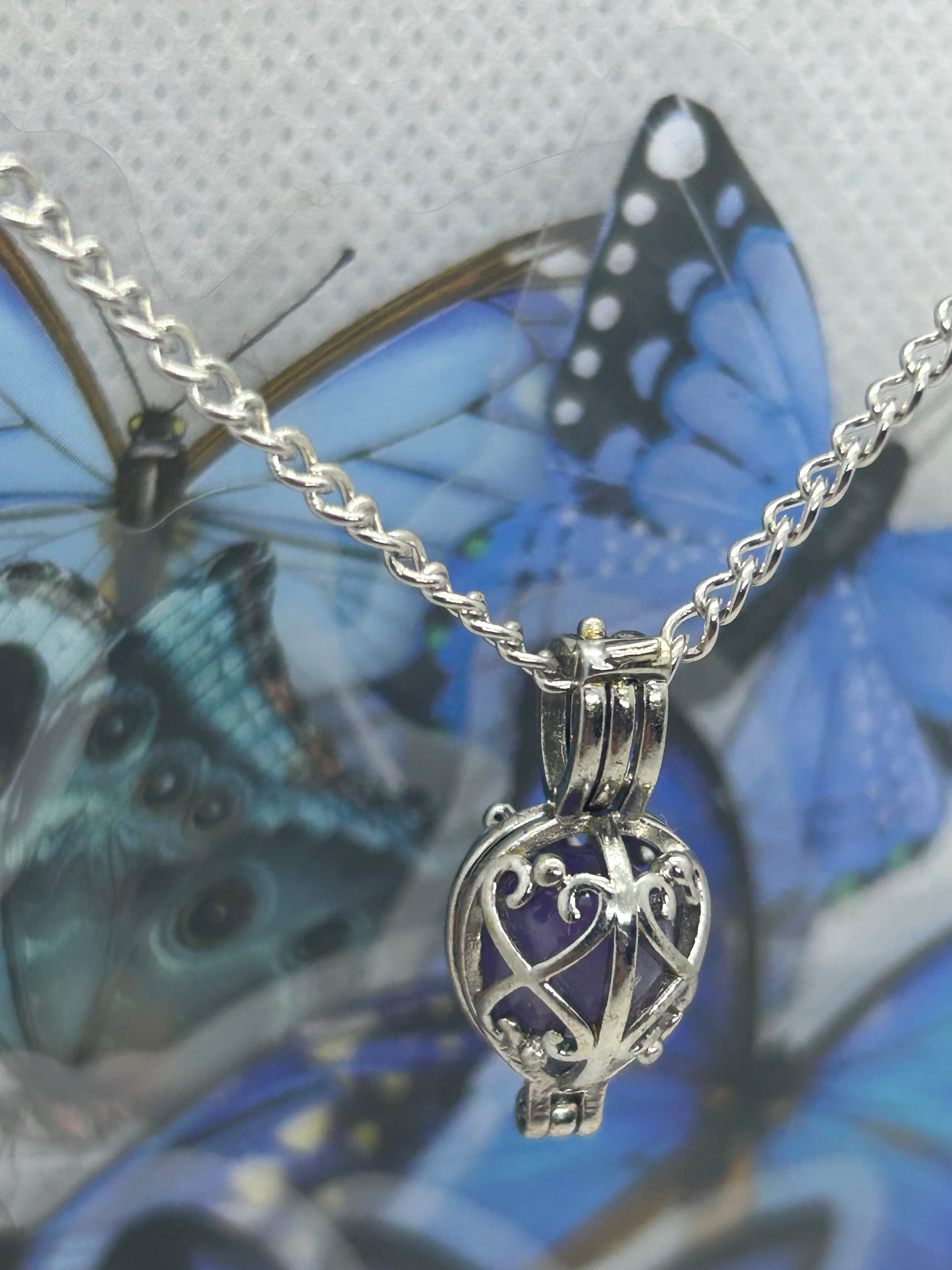 Fabri jay Egg necklace with an Incased Bead