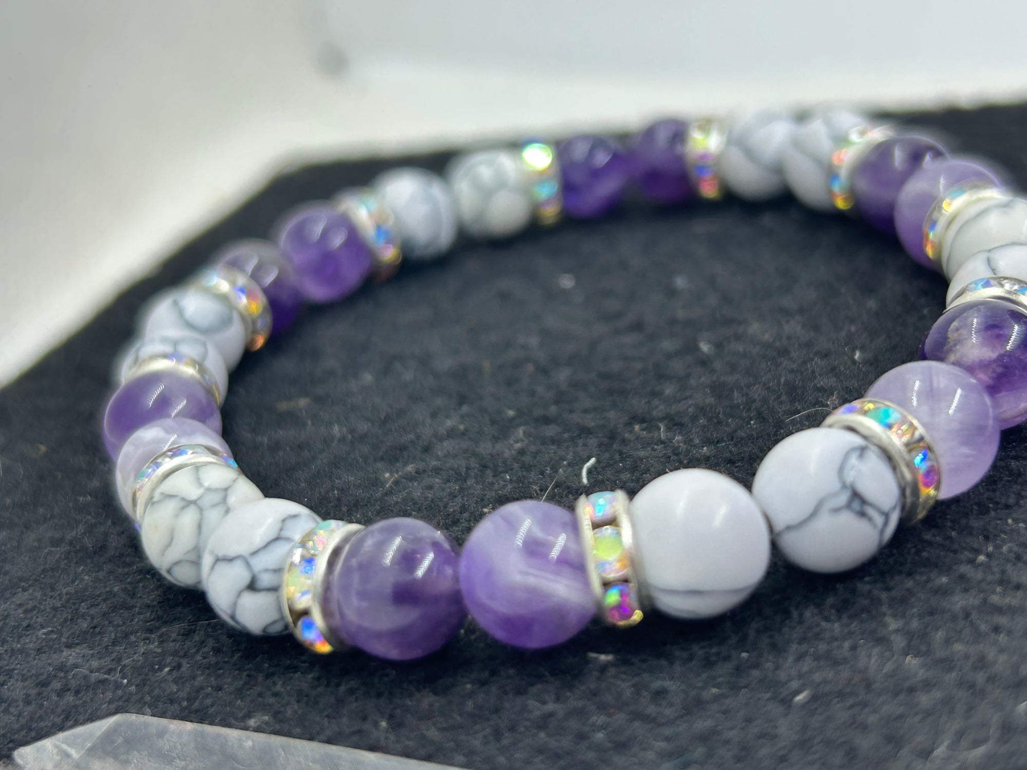 Amethyst and Howl Lite Beaded Bracelet