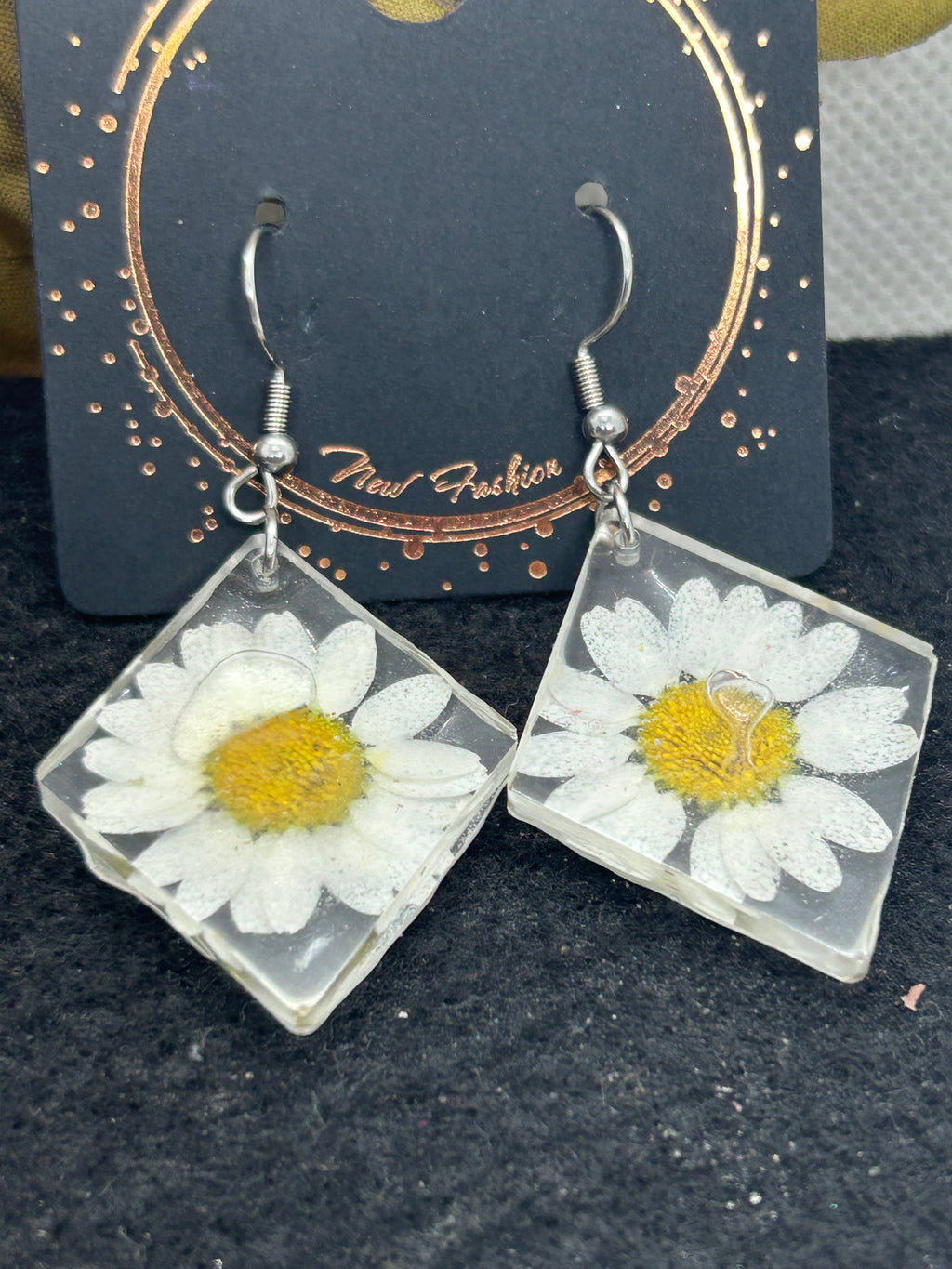 Dried Daisy Earrings