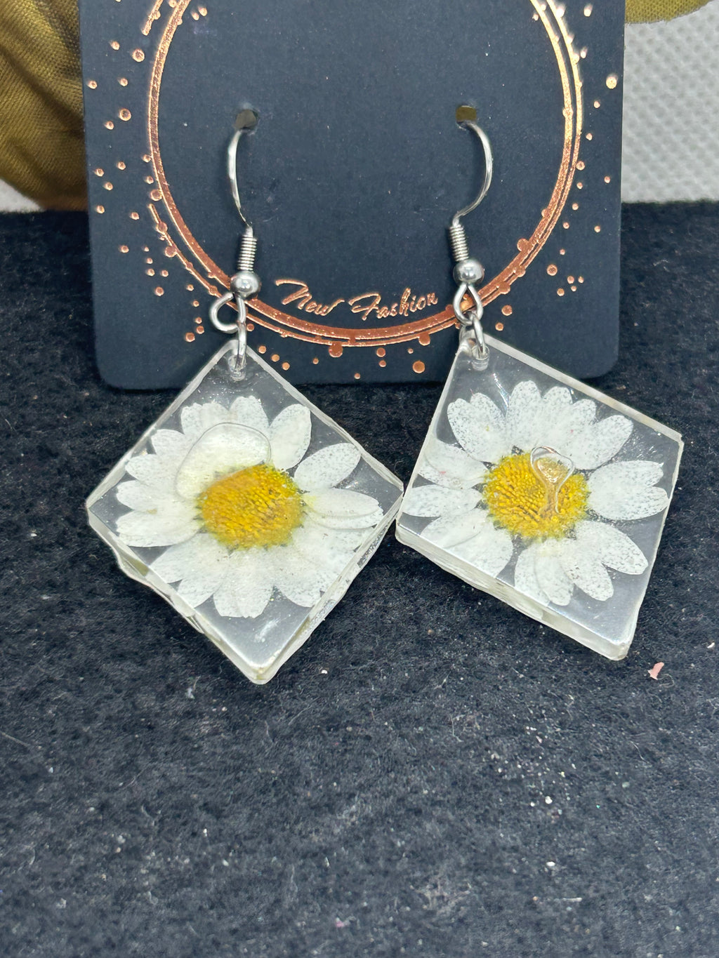 Dried Daisy Earrings