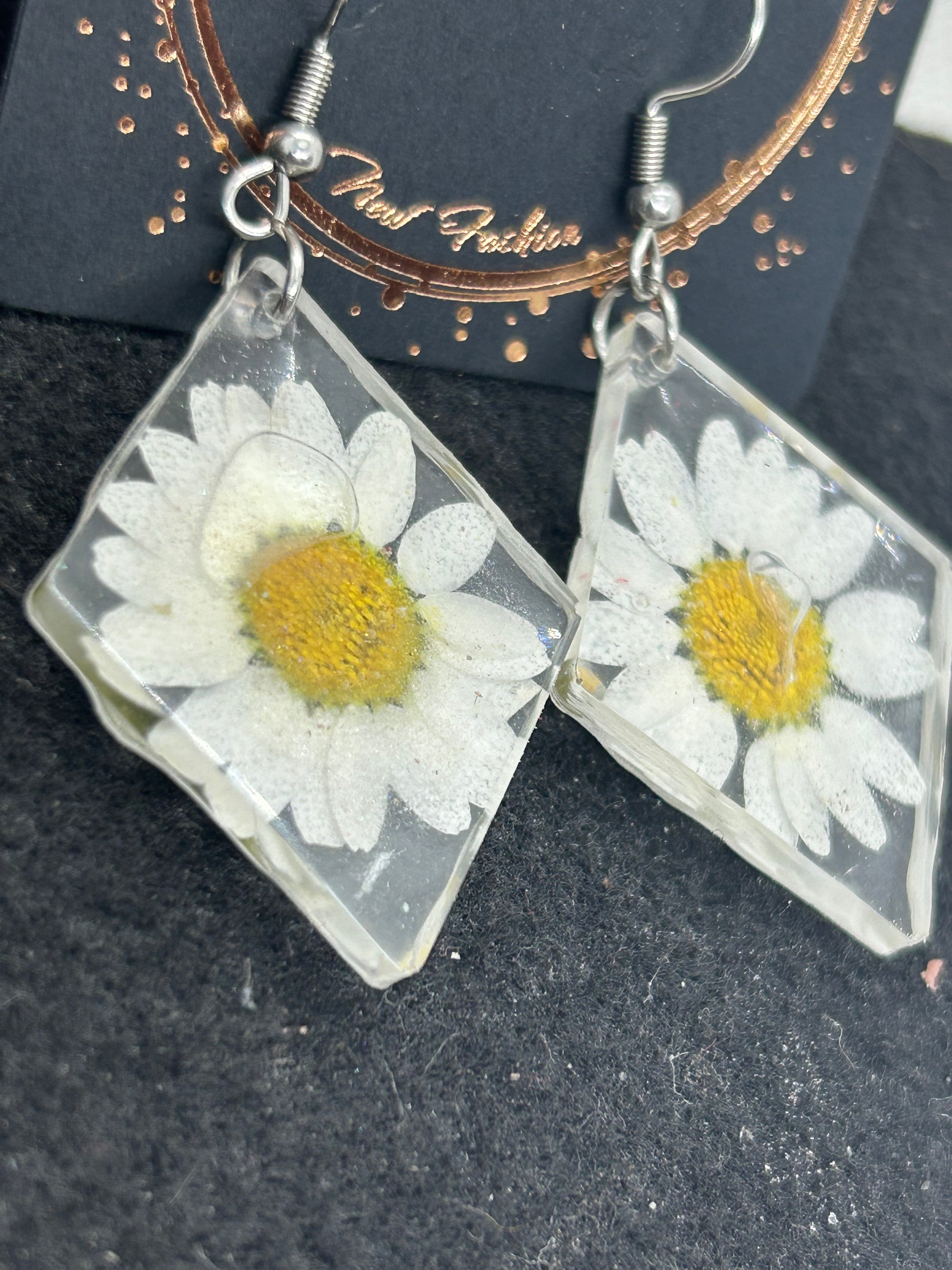 Dried Daisy Earrings