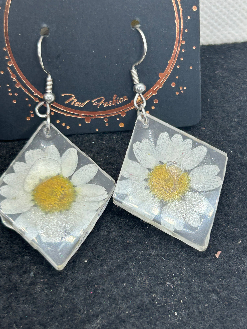 Dried Daisy Earrings
