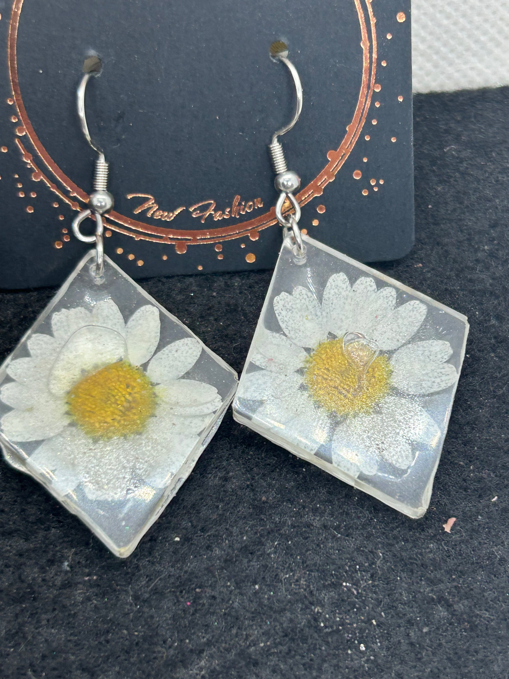 Dried Daisy Earrings