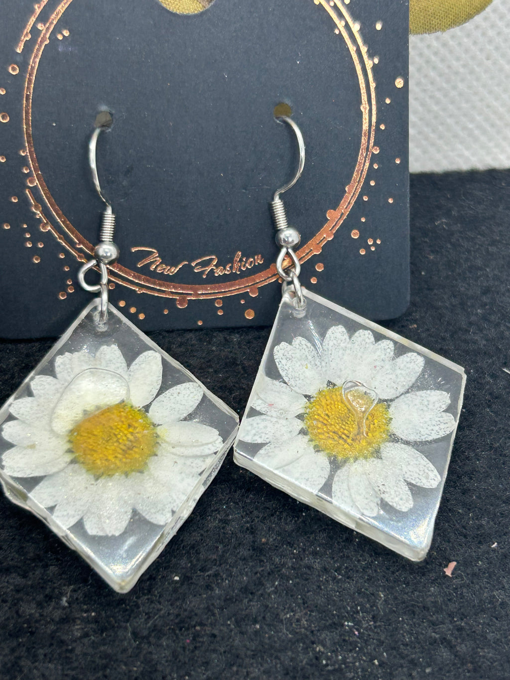 Dried Daisy Earrings
