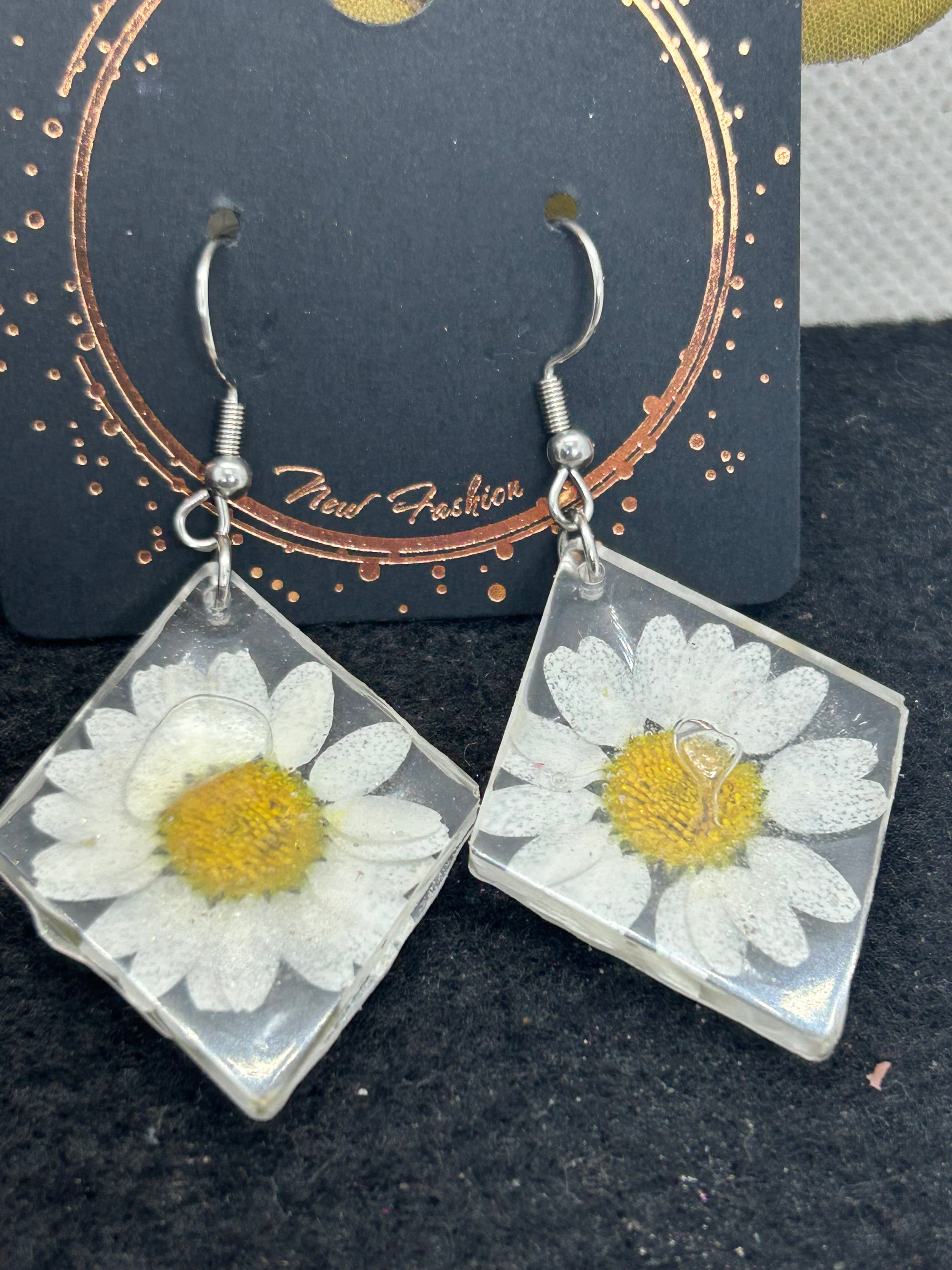 Dried Daisy Earrings