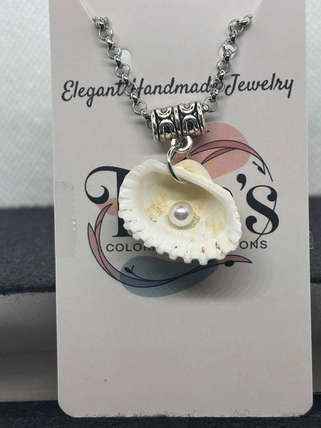 Seashell Necklace with pearl accent