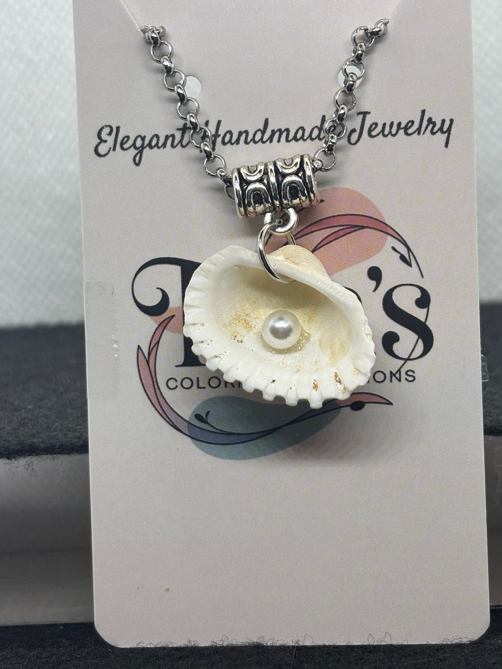 Seashell Necklace with pearl accent