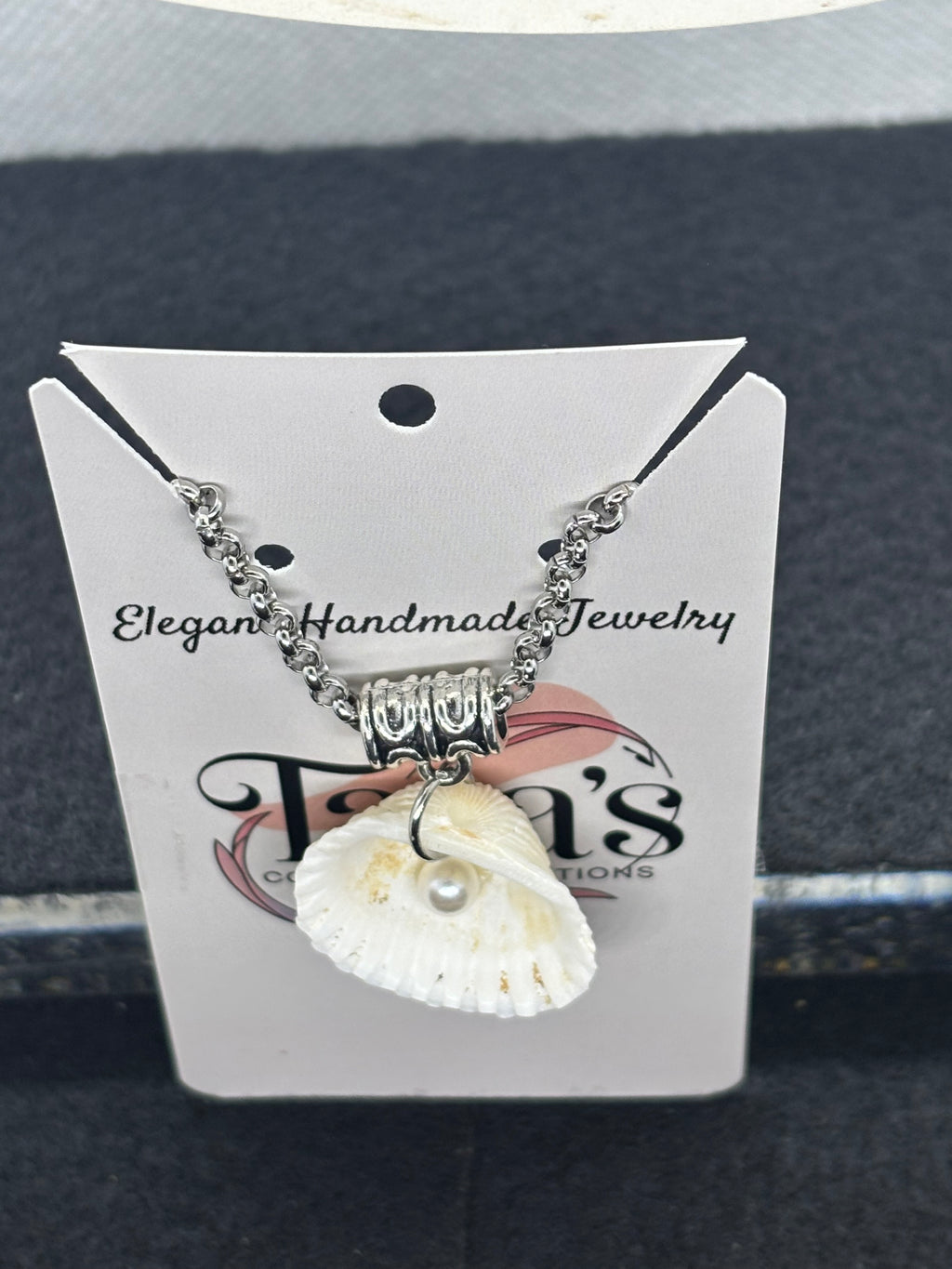 Seashell Necklace with pearl accent